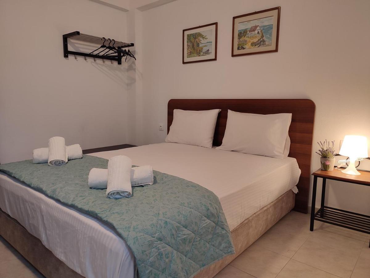 New Era Apartment Polychrono Bagian luar foto