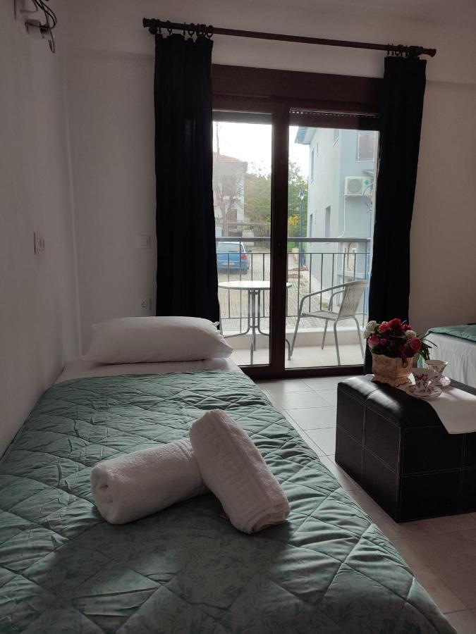 New Era Apartment Polychrono Bagian luar foto