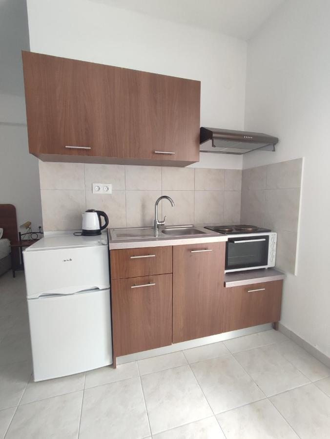 New Era Apartment Polychrono Bagian luar foto